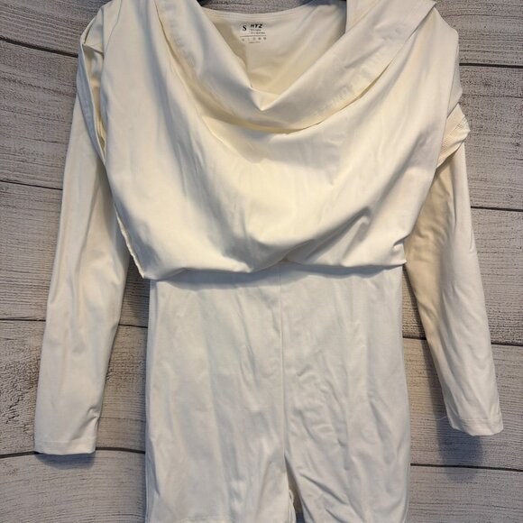 HYZ Long-Sleeved Athletic Mini Dress with Shorts Size S - Picture 4 of 5